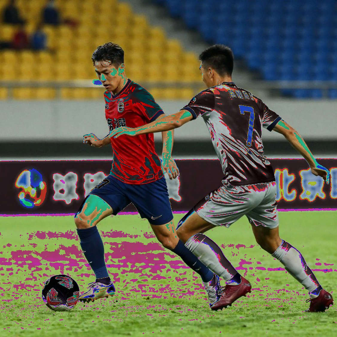 Chuyển nhượng V.League: Khi dữ liệu lạnh lùng và trái tim vẫn treo trên khán đài