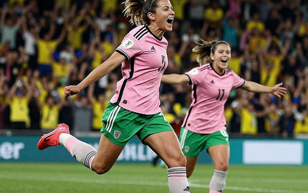 Một trận đấu bị bóng tối bao phủ: Ireland thắng Israel 3-0, nhưng câu chuyện thật nằm ngoài tỷ số