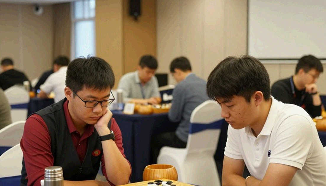 Carlsen trở lại bảo vệ ngai vàng tại Global Chess League 2026: Khi lịch thi đấu trở thành thử thách khắc nghiệt nhất Carlsen trở lại bảo vệ ngai vàng tại Global Chess League 2026: Khi lịch thi đấu trở thành thử thách khắc nghiệt nhất