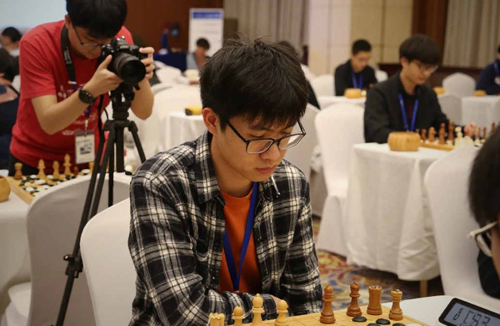 Carlsen trở lại giải cờ vua toàn cầu: Cuộc chạy nước rút chín ngày trước thềm Olympiad Carlsen trở lại giải cờ vua toàn cầu: Cuộc chạy nước rút chín ngày trước thềm Olympiad