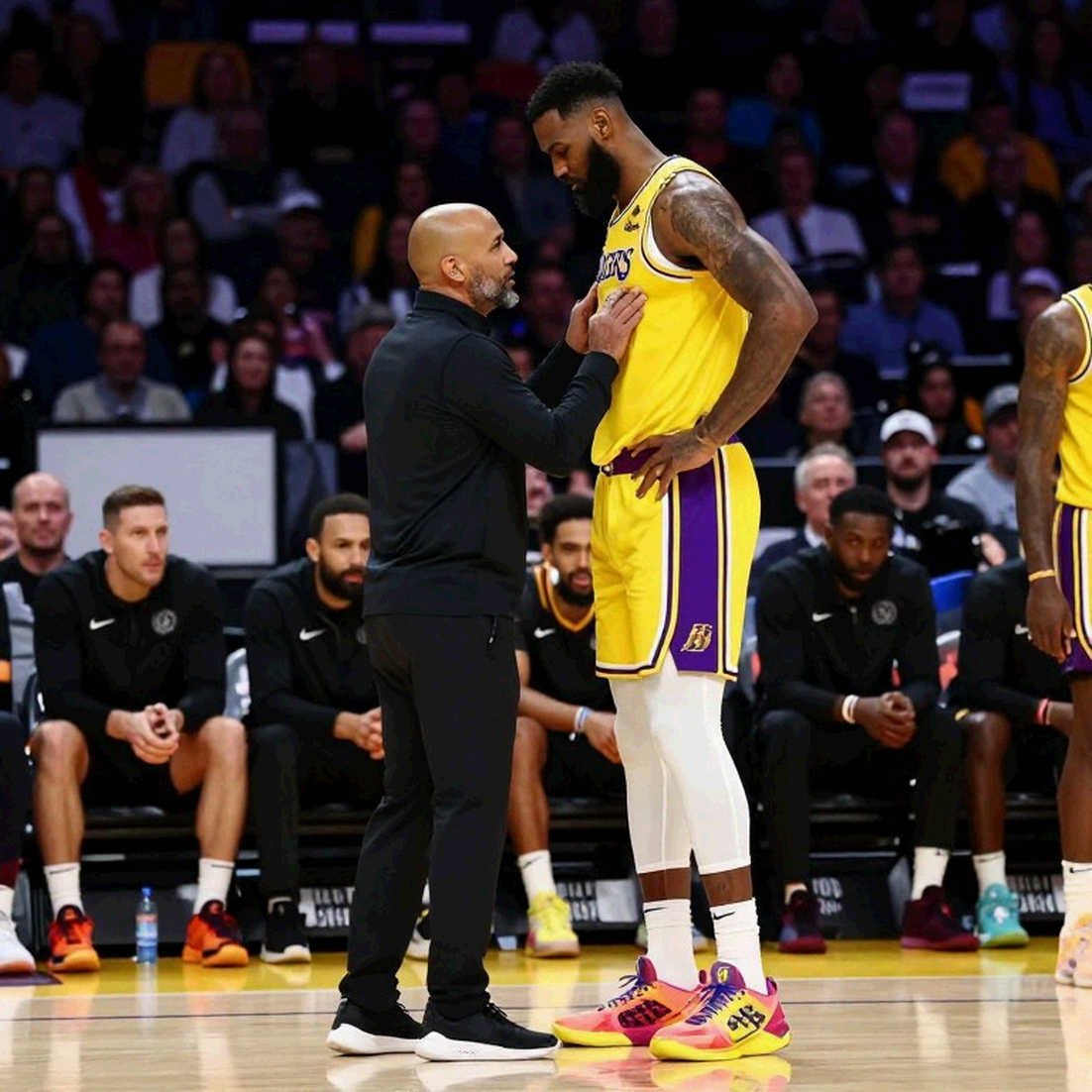 Kyrie Irving trở lại sau 586 ngày: 22 phút ở Macao và khoảng trống dữ liệu không ai lấp được
