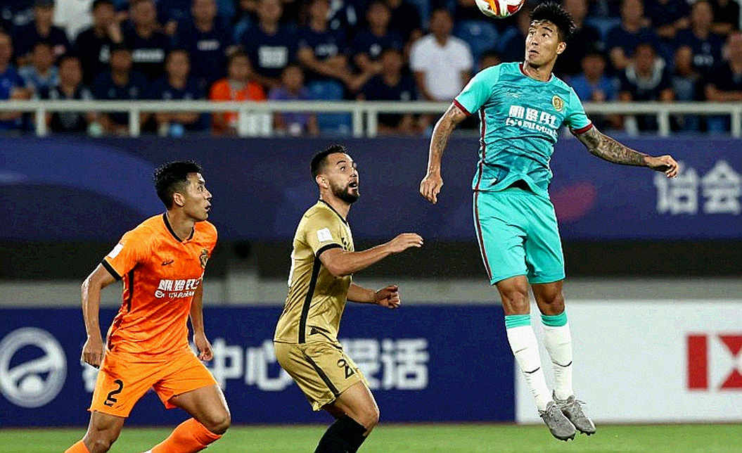 Nathan Silva bị đuổi ở phút thứ hai: Pumas phản ứng, nhưng điều khoản đáng đọc nằm ở Luật 12