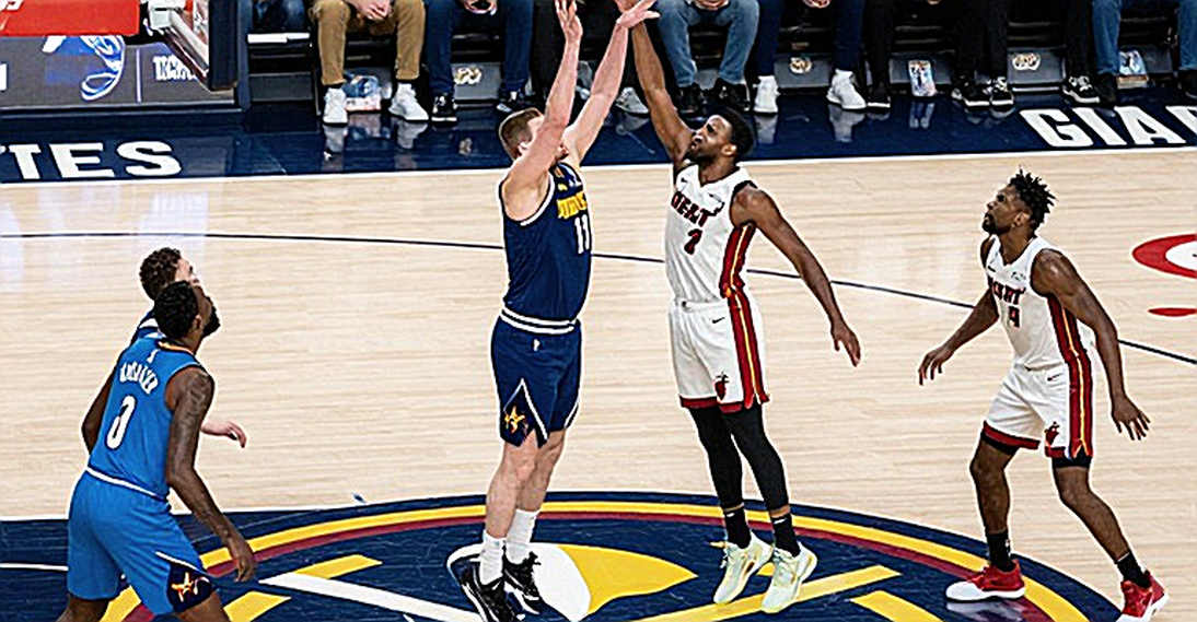Knicks đóng băng gia hạn hợp đồng giữa kỳ chuyển nhượng: Khi trần apron thứ hai buộc một đội bóng lớn phải tự thắt lưng
